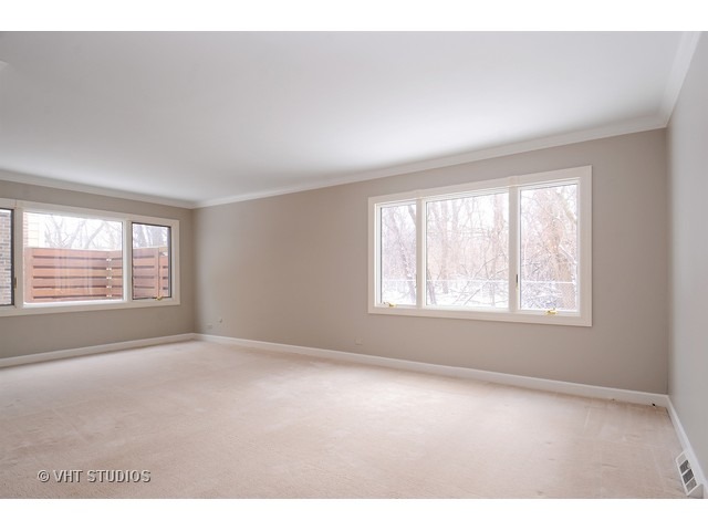 2098 Timber Ln, Wheaton, IL 60189 photo 4