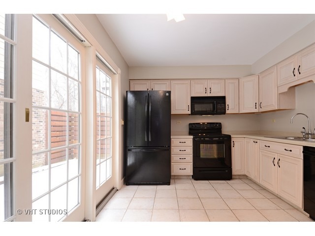 2098 Timber Ln, Wheaton, IL 60189 photo 11