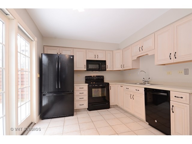 2098 Timber Ln, Wheaton, IL 60189 photo 10
