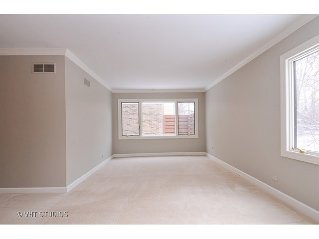 2098 Timber Ln, Wheaton, IL 60189 photo 3