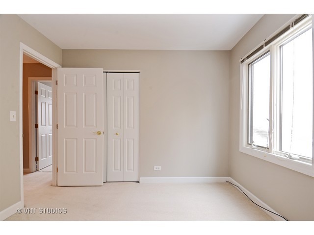 2098 Timber Ln, Wheaton, IL 60189 photo 19