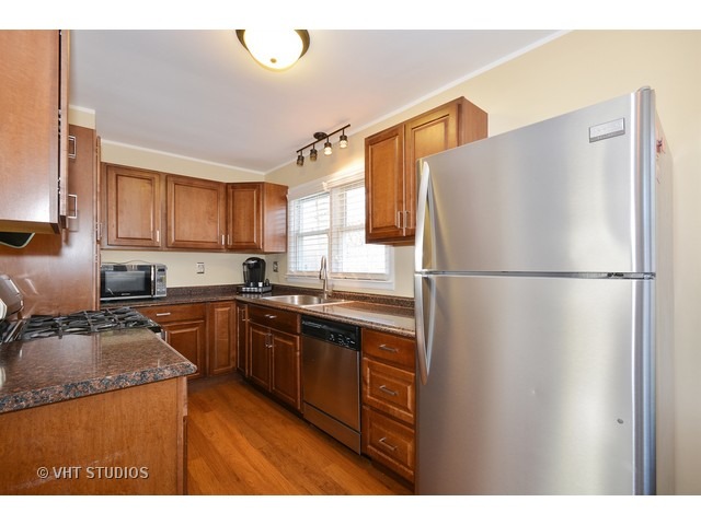 744 Orchard Ave, Aurora, IL 60506 photo 4