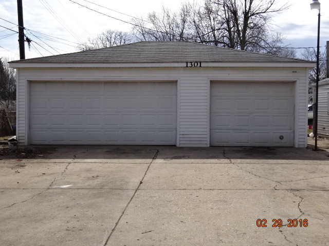 1301 Simms St, Aurora, IL 60505 photo 3
