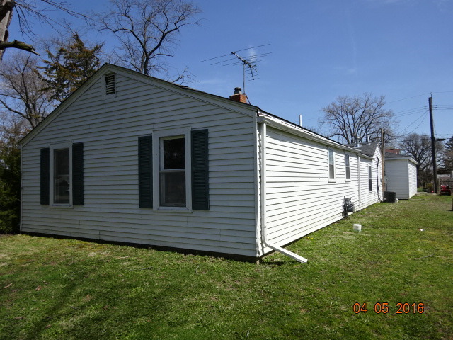 1301 Simms St, Aurora, IL 60505 photo 4