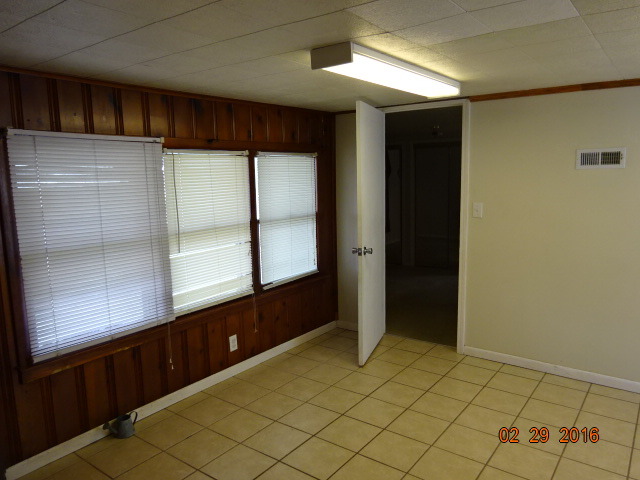 1301 Simms St, Aurora, IL 60505 photo 8