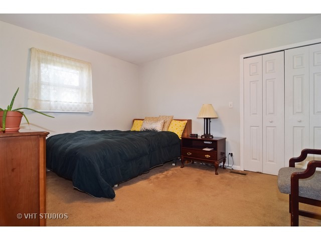 270 Aster Ln, Hoffman Estates, IL 60169 photo 9
