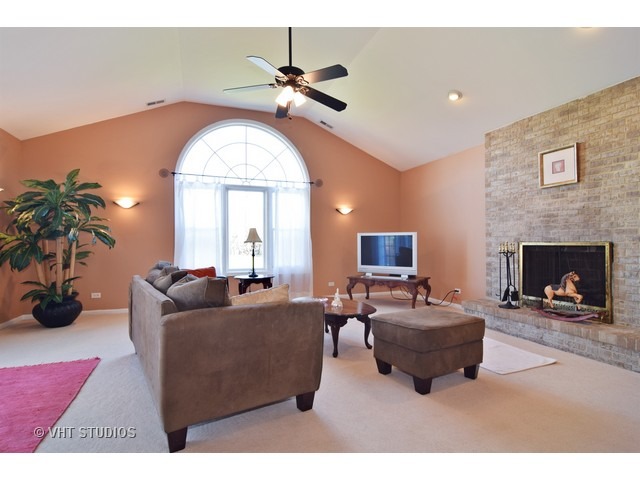 270 Aster Ln, Hoffman Estates, IL 60169 photo 6