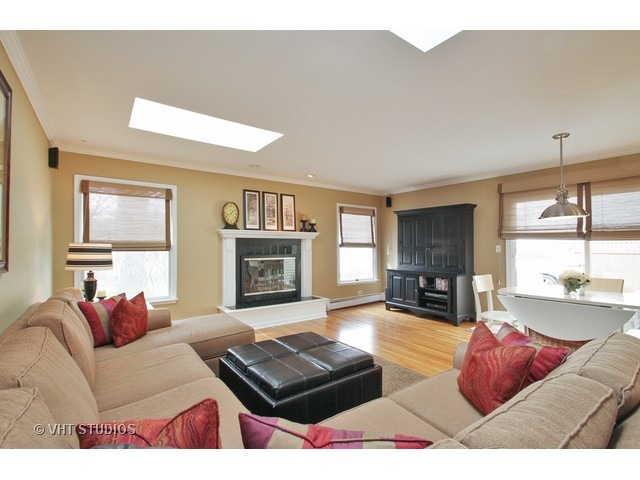804 Rolling Pass, Glenview, IL 60025 photo 2