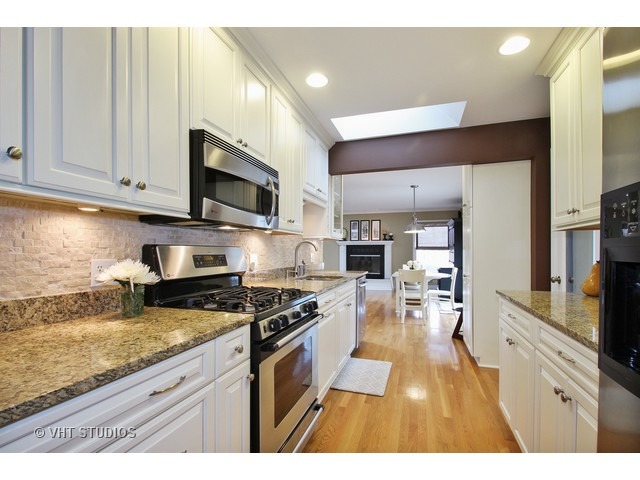 804 Rolling Pass, Glenview, IL 60025 photo 4