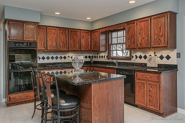 369 Bluegrass Dr, Wheaton, IL 60189 photo 6