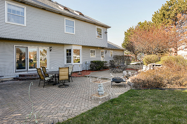 369 Bluegrass Dr, Wheaton, IL 60189 photo 23