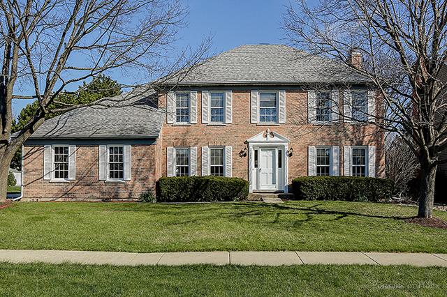 369 Bluegrass Dr, Wheaton, IL 60189 photo 1