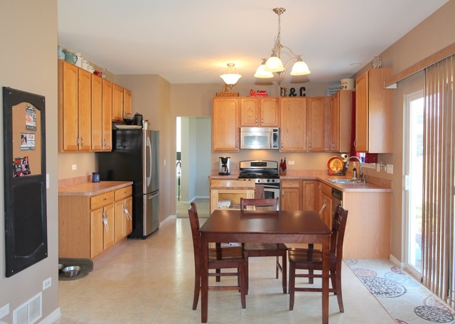 906 Limerick Ln, Mchenry, IL 60050 photo 7