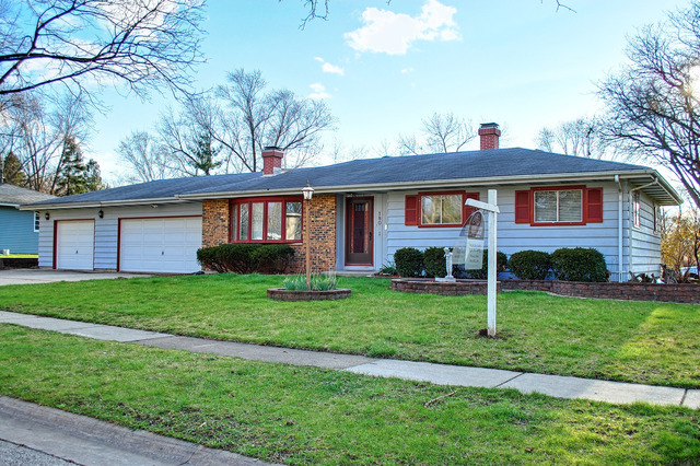 180 Maureen Dr, Elgin, IL 60123 photo 2