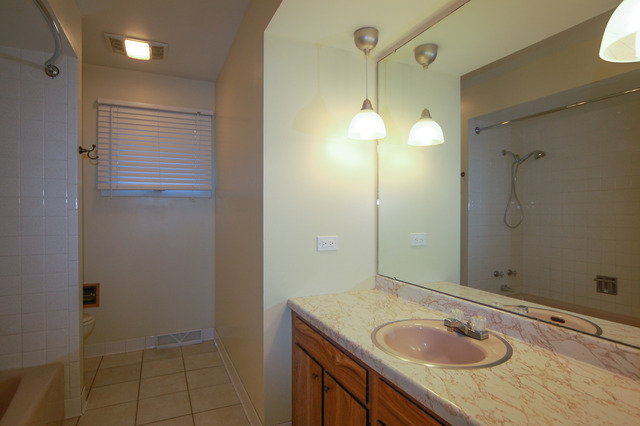 180 Maureen Dr, Elgin, IL 60123 photo 11