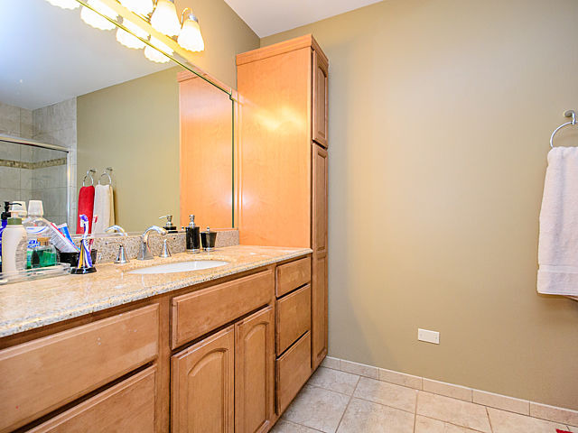 105 Butterfield Ct, Rolling Meadows, IL 60008 photo 14