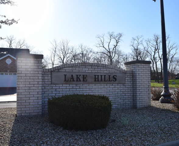 207 Hillcrest Ln, Steger, IL 60475 photo 2