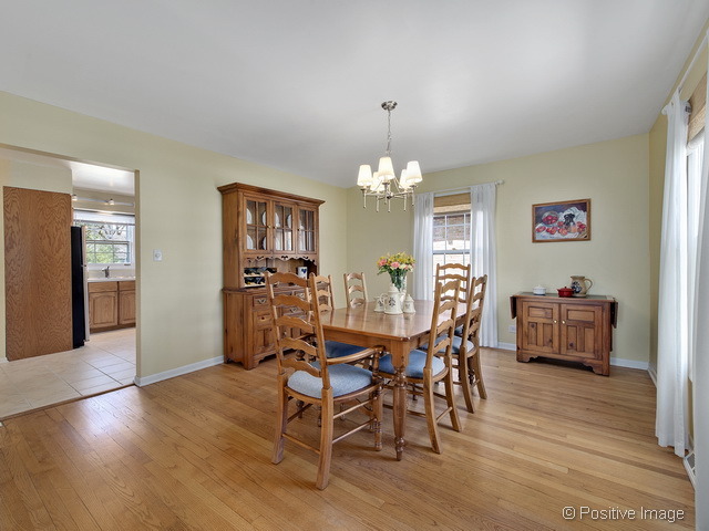 608 Aurora Way, Wheaton, IL 60187 photo 4