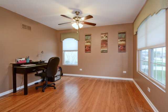 5905 Arbor Gate Dr, Plainfield, IL 60586 photo 2