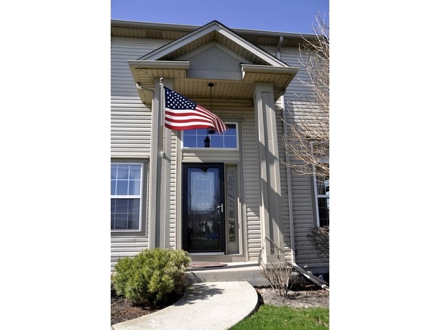 11900 Holly Ct, Plainfield, IL 60585 photo 2