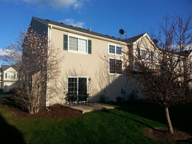 1135 Clover Dr, Minooka, IL 60447 photo 3