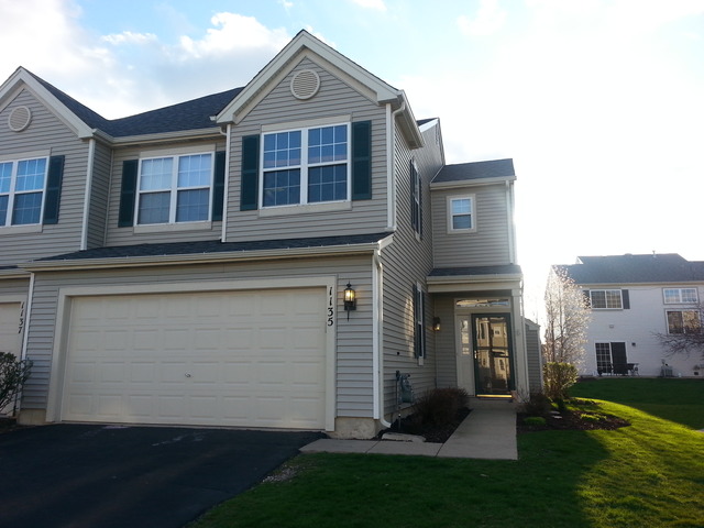 1135 Clover Dr, Minooka, IL 60447 photo 1