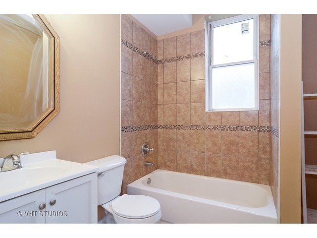 3852 W Grenshaw St, Chicago, IL 60624 photo 9