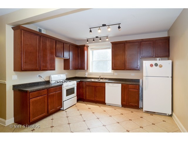 3852 W Grenshaw St, Chicago, IL 60624 photo 4