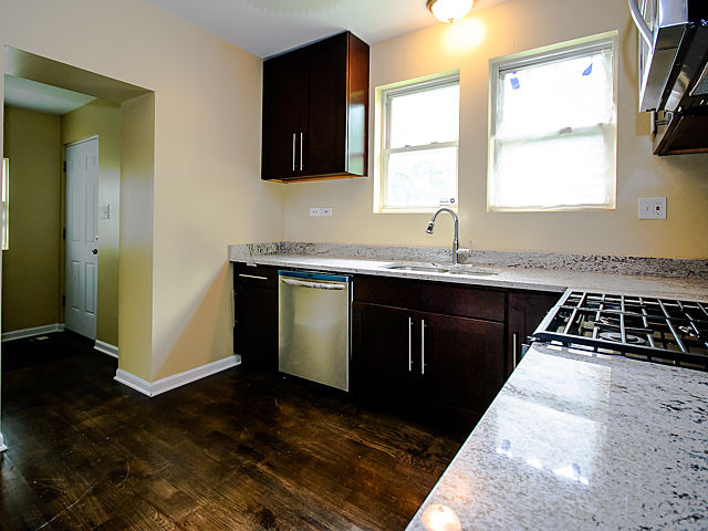 2101 E 93rd St, Chicago, IL 60617 photo 4