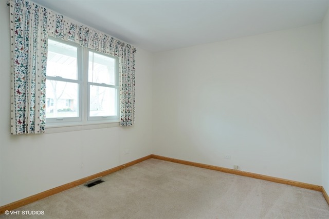906 E Patten Dr, Palatine, IL 60074 photo 9