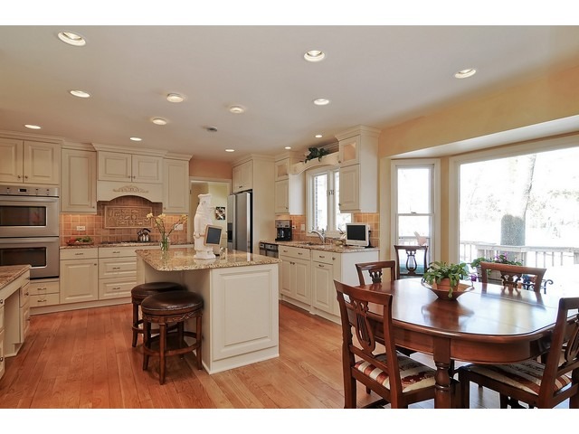 101 Fallstone Dr, Lincolnshire, IL 60069 photo 9