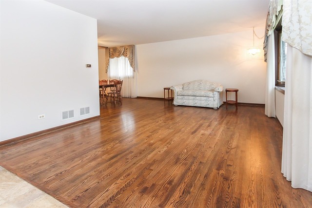 105 W Washington St, Itasca, IL 60143 photo 2