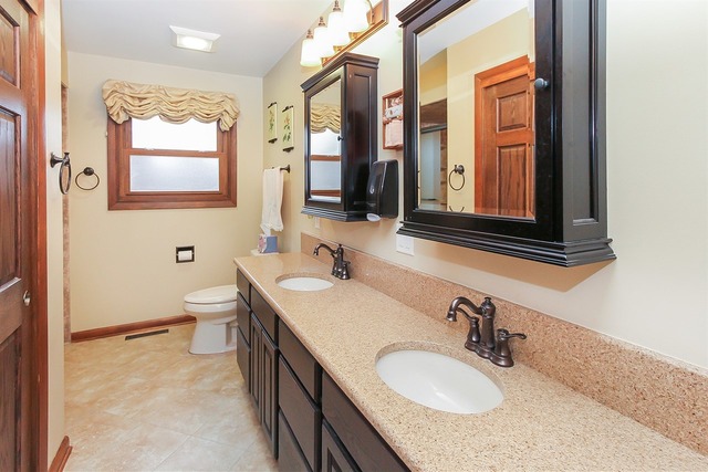 105 W Washington St, Itasca, IL 60143 photo 19