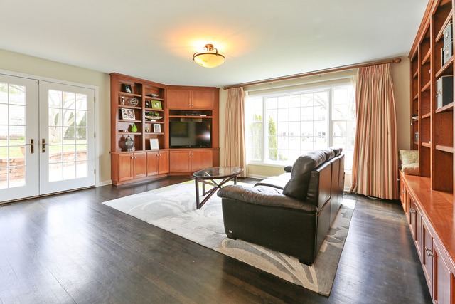 123 S Pine St, Mount Prospect, IL 60056 photo 9