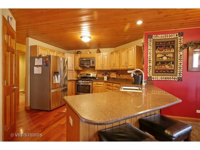 10318 Kendall Ave, Algonquin, IL 60102 photo 3