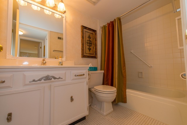 5601 Carriageway Dr #207, Rolling Meadows, IL 60008 photo 15