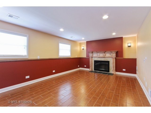 928 Shorewood Dr, Bartlett, IL 60103 photo 4