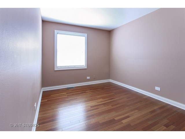 928 Shorewood Dr, Bartlett, IL 60103 photo 6