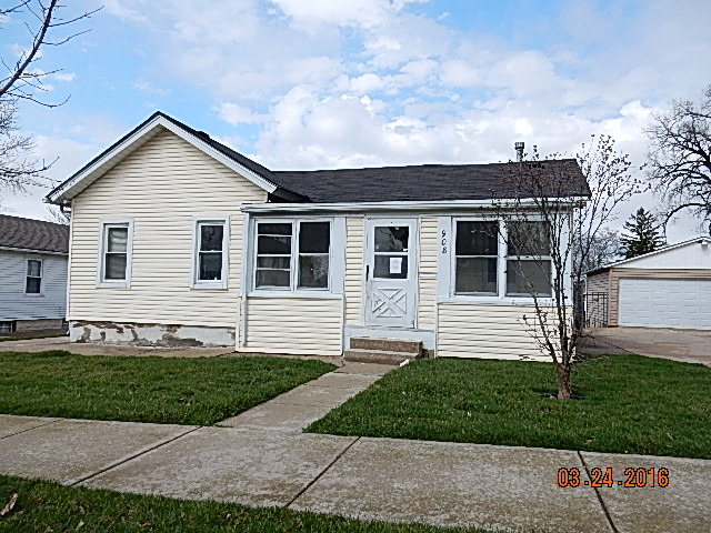 908 Front St, Aurora, IL 60505 photo 1