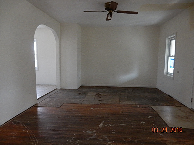 908 Front St, Aurora, IL 60505 photo 13