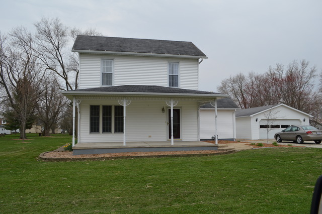 209 W Third St, Wyanet, IL 61379 photo 2
