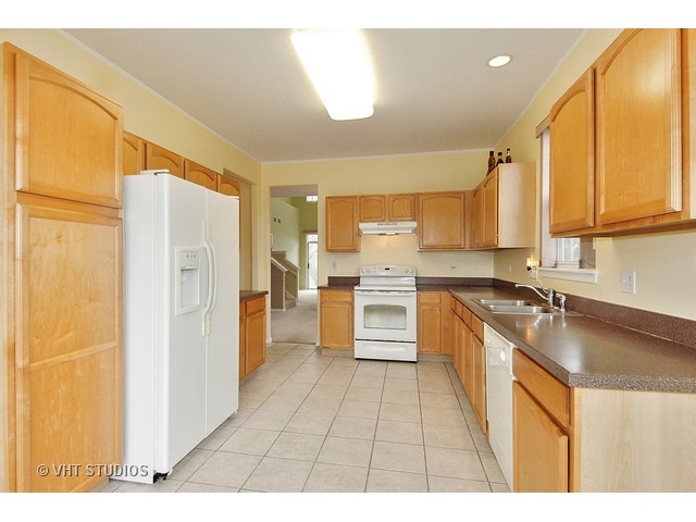 1279 Timberline Dr, Bartlett, IL 60103 photo 5