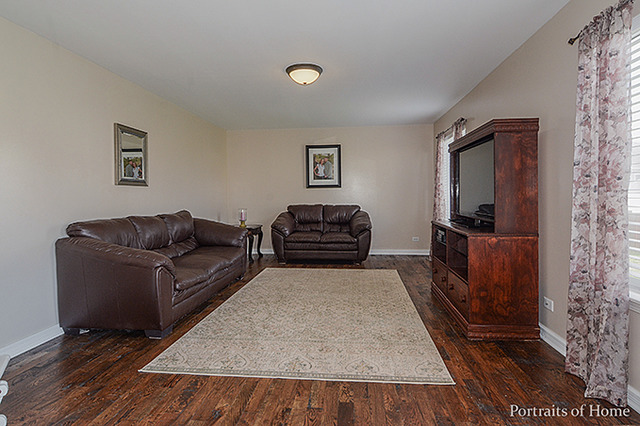 3811 Hoffman St, Plano, IL 60545 photo 9