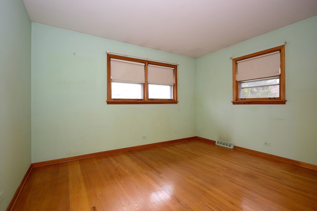 9130 Grant Ave, Brookfield, IL 60513 photo 8