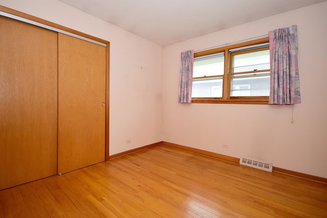 9130 Grant Ave, Brookfield, IL 60513 photo 10