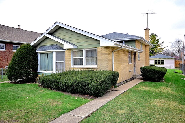 9130 Grant Ave, Brookfield, IL 60513 photo 1