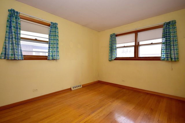9130 Grant Ave, Brookfield, IL 60513 photo 12