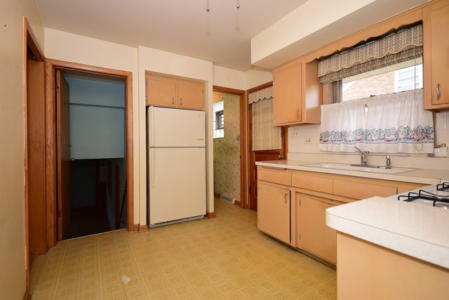 9130 Grant Ave, Brookfield, IL 60513 photo 7