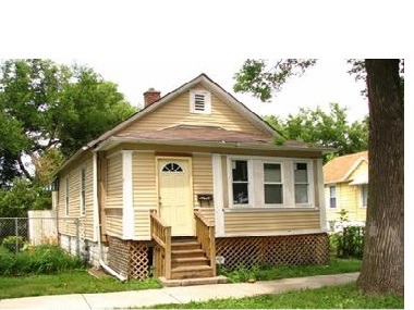 230 E 136th St, Chicago, IL 60827 photo 1