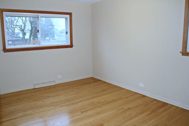 2437 Peter Rd, Des Plaines, IL 60018 photo 11